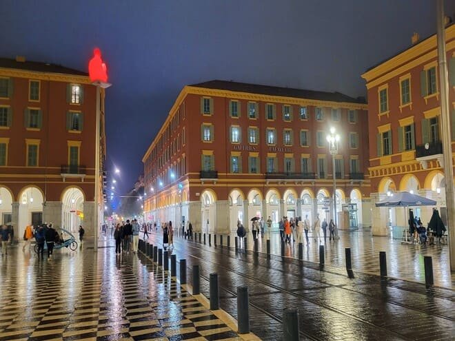 A rainy night in Place Massena